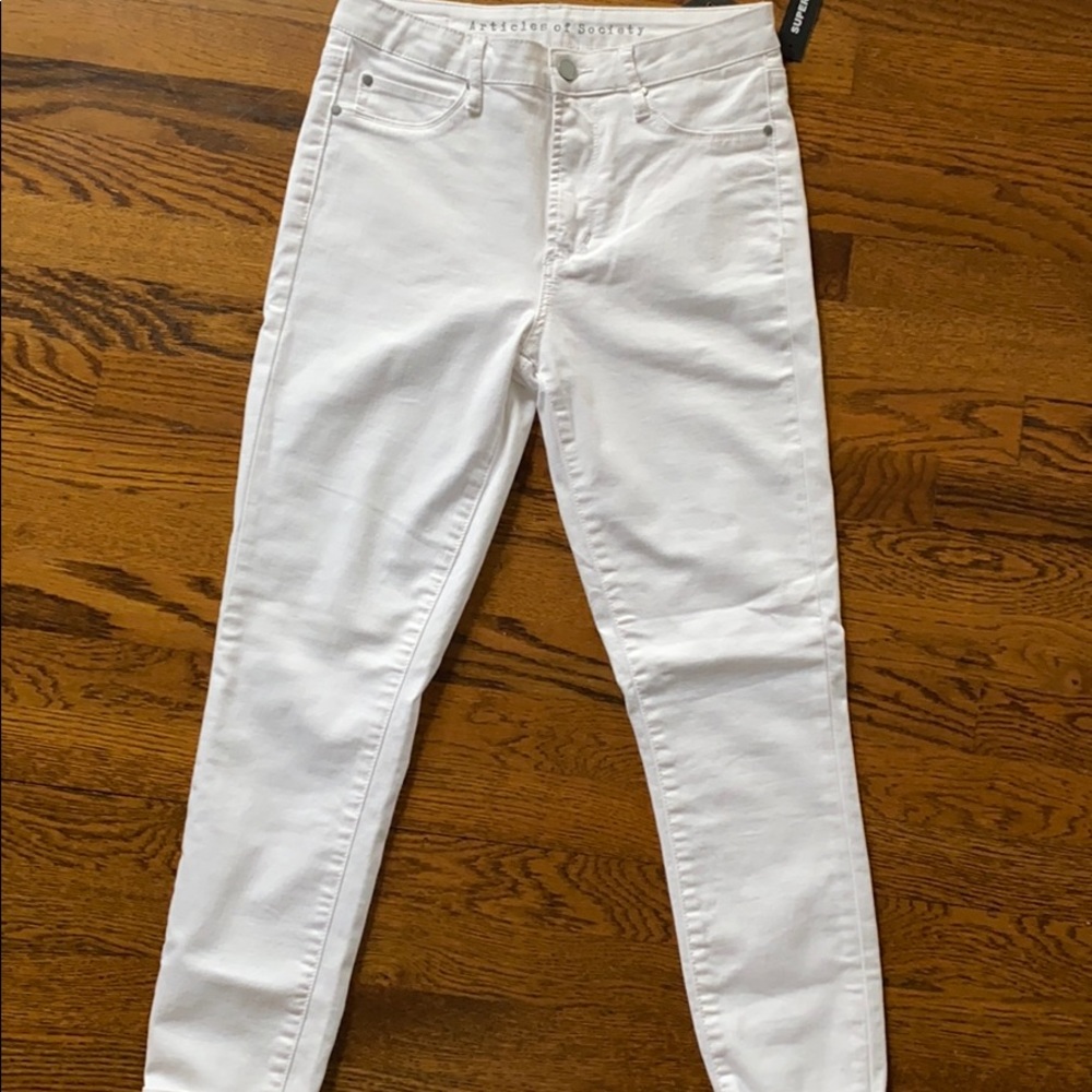 NWT - white jeans - super soft